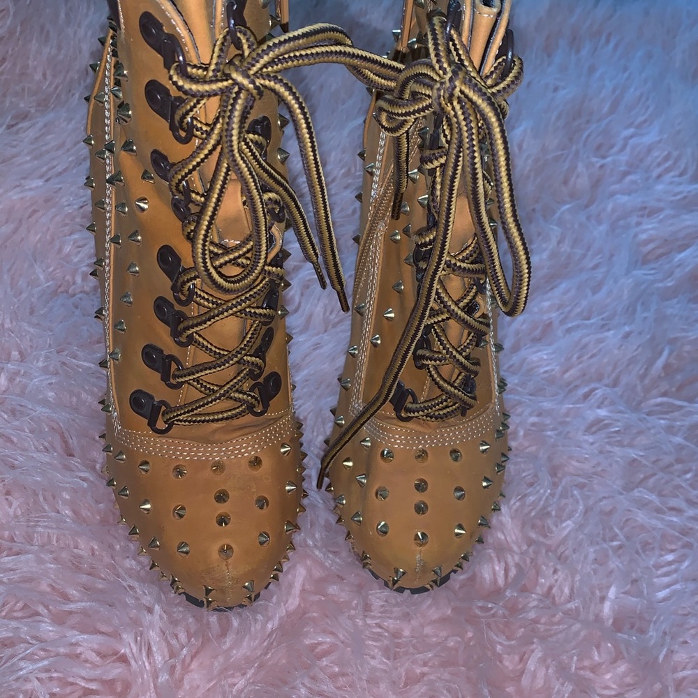 Boot heels - Picture 2 of 3